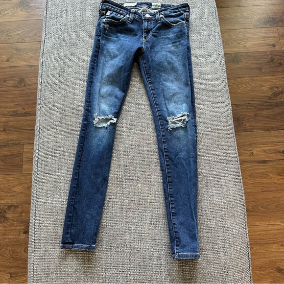 🔥 AG “The Legging Ankle” Distressed Super Skinny Jeans – Size 25R | - Picture 1 of 7